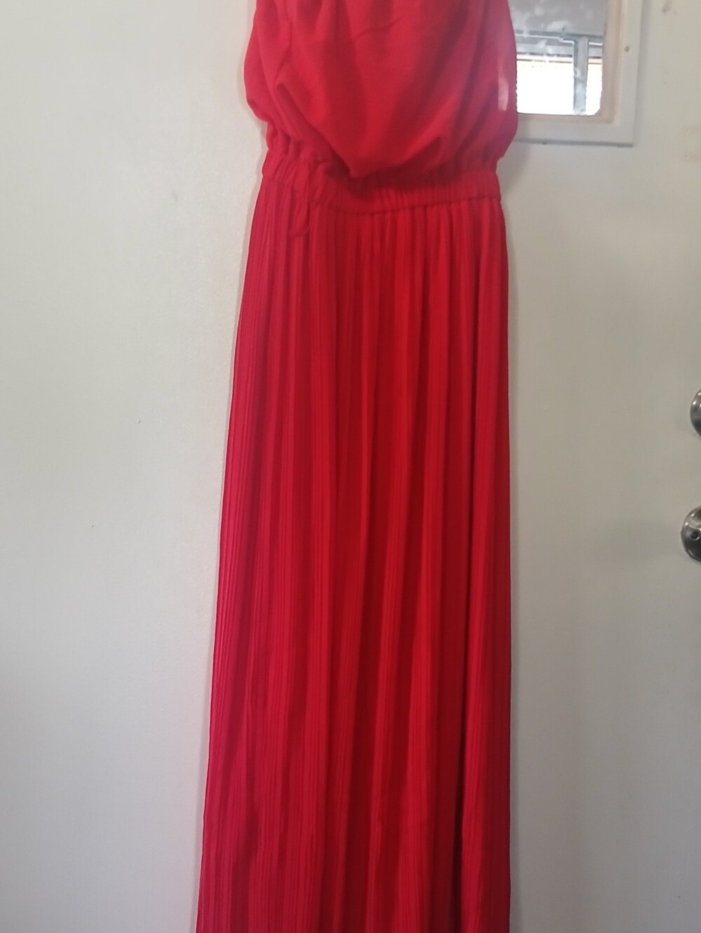 Red Women’s Sleeveless Pleated Maxi Dress